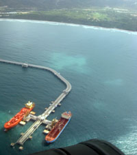 Нефтяной терминал в Карабобо (между Пуэрто-Кабельо и Мороном).