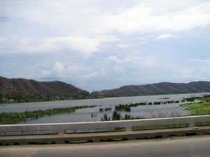 Озеро Валенсия вблизи границы штатов Карабобо и Арагуа.