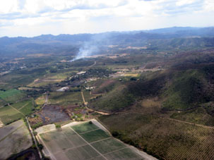 Здесь, как по всей Венесуэле выжигают поля в сухой сезон.