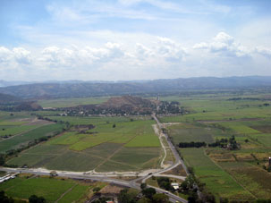 Равнина рядом с городом Валенсия и одноимённым озером.