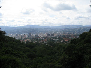Вид на Каракас из парка Авила.