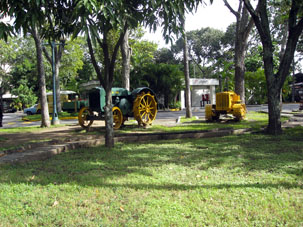 Трактора в Музее Транспорта в Восточном парке в районе Чакао города Каракаса.