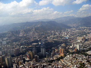Вид западной части Каракаса с вертолёта.