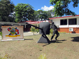 Что за битву изображает эта скульптурная композиция- непонятно. Венесуэльцы не воевали почти двести лет.