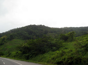 Вид с дороги в штате Миранда к Востоку от Каракаса.