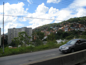Населённый пункт по дороге из Каракаса в Лос Текес.