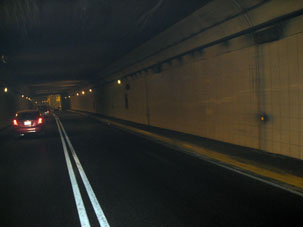 3-х километровый туннель при выезде из Каракаса в штат Варгас.