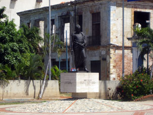 Памятник Симону Боливару.