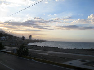 Заход солнца на Карибском берегу в городке Ла Гуайра (штат Варгас).