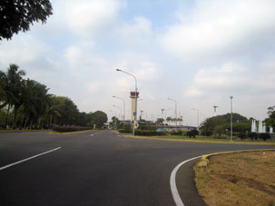 Въезд в международный аэропорт Маракайбо.