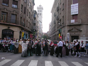 Народные гулянья в испанской Сарагосе по случаю празднования Дня Испанства.
