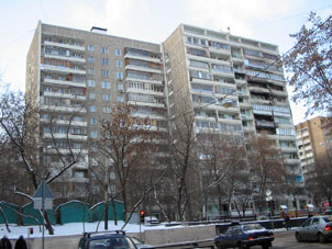 Viviendas construidas en la época de L.I.Brézhnev en la calle Ládozhskaya.