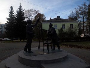 Monumento del encuentro de K.E.Tsiolkovski y S.P.Koroliov (diseñador jefe de misiles cósmicos y naves espaciales soviéticos).