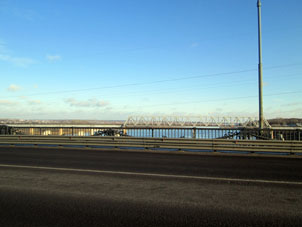 Puente a través del río Oká en término de la ciudad de Kolomna.