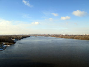 Vista desde el puente al río Oká.