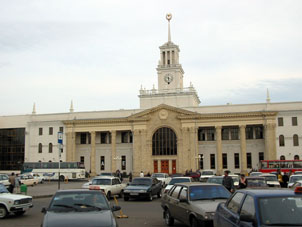 Edificio de estación ferrocarril de Krasnodar construido en la época de I.V. Stalin.