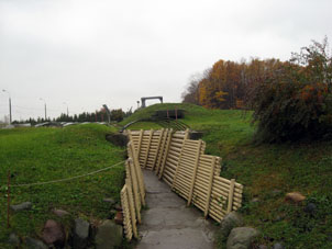 Fortificaciones de la Segunda Guerra Mundial en otoño.