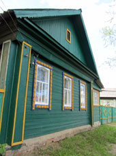 Casa particular típica en estilo ruso en la ciudad de Pereslavl' Zalesski. 