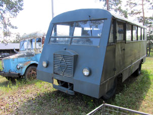 Exposición de transporte automóvil antiguo.