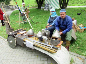 Exposición dedicada a la vida medieval en el día de la ciudad de Velikie Luki.