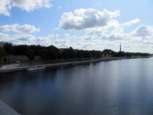 Vista al kremlin desde puente.
