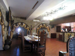 Dentro del restaurante Bashña (Torre).