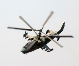 El helicóptero Ka-52 también mostró su maniobrabilidad.