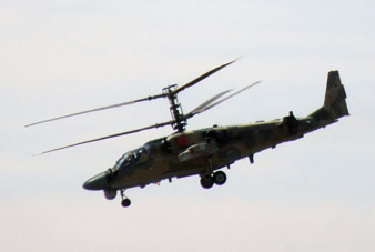 El helicóptero Ka-52 también mostró su maniobrabilidad.