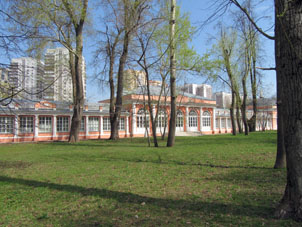Palacio restaurado de la finca antigua de Vorontsovo.