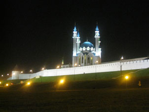 El Kremlin se ilumina por las noches.