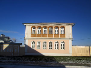 Casas particulares dentro del recinto del Kremlin (alcázar) de Kolomna.