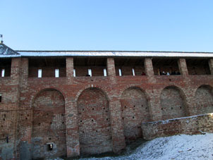 La muralla sureña por dentro del Kremlin (alcázar) de Kolomna.