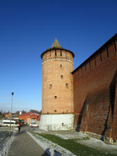 Torre Marinkina y muralla del Kremlin (alcázar) de Kolomna.