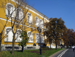 Uno de los palacios ocupados por el Presidente de la Federación Rusa, su aparato y Regimiento Destacado de Kremlin (guardia presidencial).