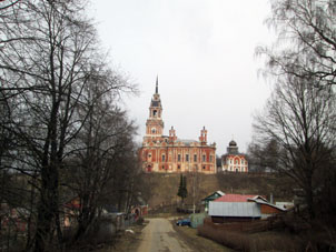 Estas iglecias se quedaron conservadas en el kremlin de Mozhaisk.