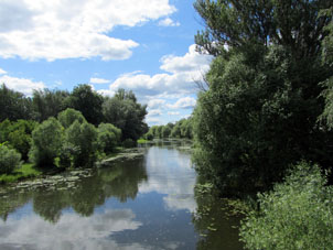 Río Trúbezh cerca del sitio donde era el kremlin de Pereslavl' Zalesski.