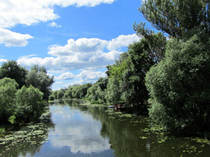 Río Trúbezh cerca del sitio donde era el kremlin de Pereslavl' Zalesski.