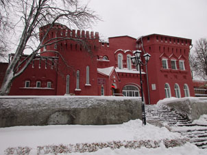 Museo de la Segunda Guerra Mundial cerca de la muralla del kremlin de Smolensk.