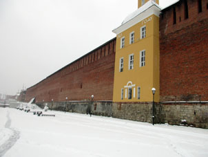 Una inserción tardía en la muralla del kremlin.
