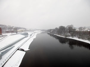 Río Dniepr en el centro de la ciudad de Smolensk. Vista desde el puente. 
