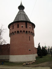 Una de las torres del kremlin tuliaco.