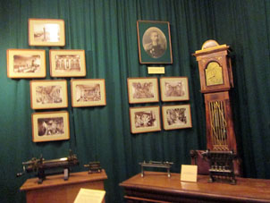 Exposición dedicada a historia de fábricas de armas de Tula en el Museo de Armas en el Kremlin de Tula.