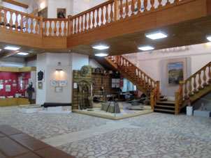 Dentro de la iglesia se situa el museo histórico-etnográfico del municipio de Volokolamsk.