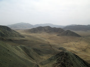Вид на пустыню с высокой дюны.