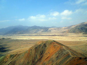 Вид на пустыню с высокой дюны.