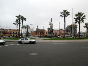 Площадь Франсиско Болоньеси.