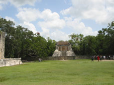 Самая большая площадка в Мезоамерике для игры в мяч
